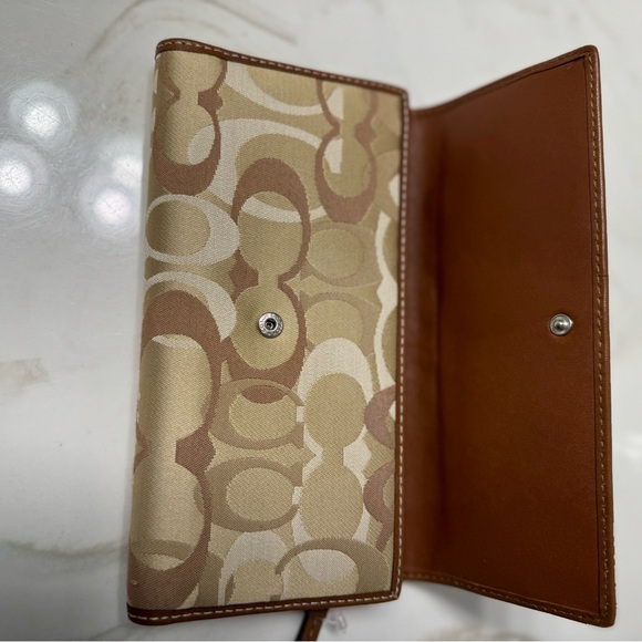 Coach Wallet - Picture 6 of 6